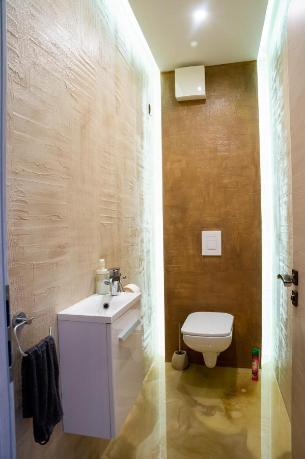 Dream Apartman 2 With Free Parking 杰尔 外观 照片